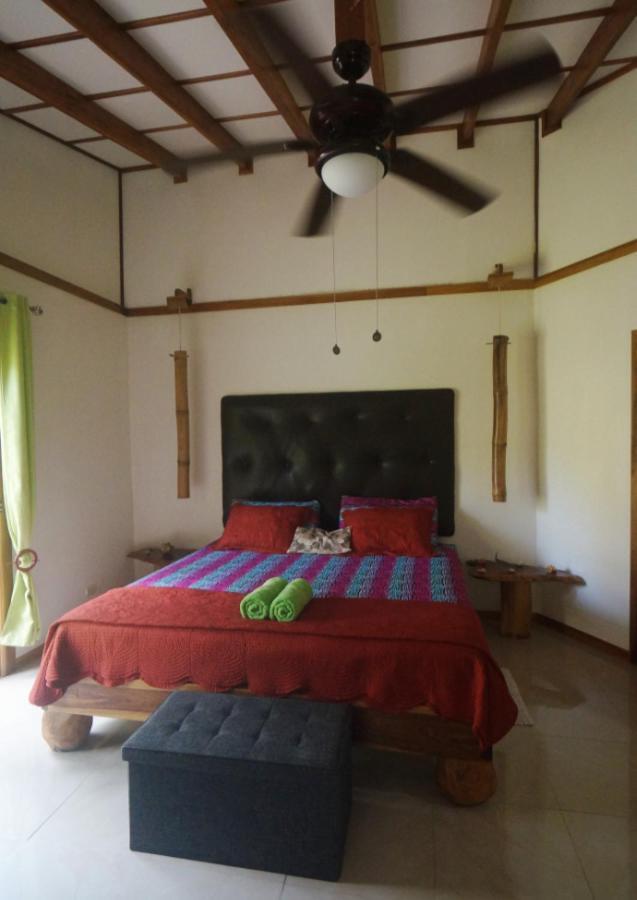 Casa De Los Amigos Caribena Cahuita Eksteriør billede
