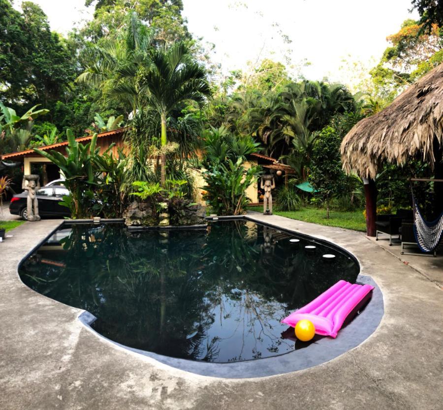 Casa De Los Amigos Caribena Cahuita Eksteriør billede