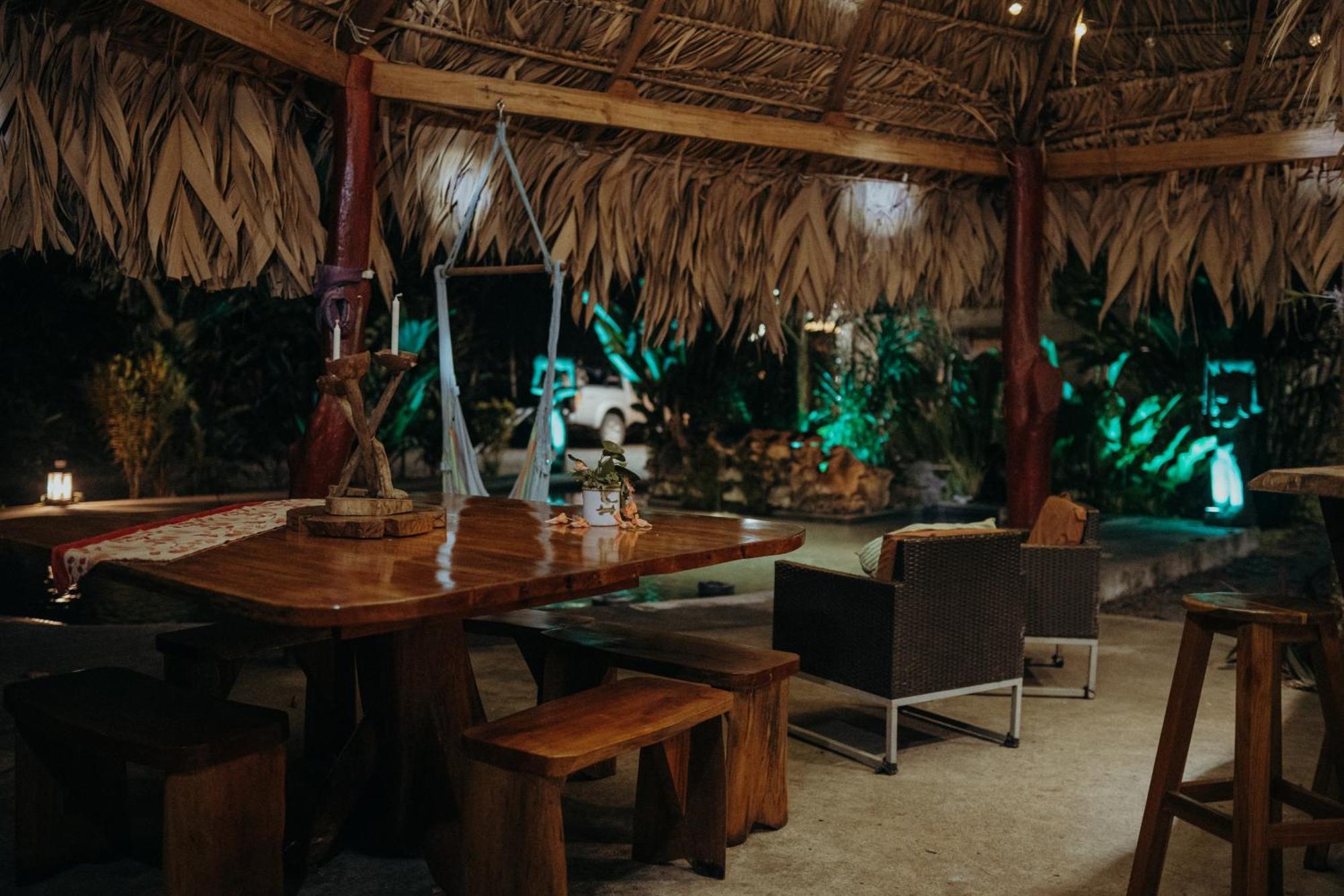 Casa De Los Amigos Caribena Cahuita Eksteriør billede